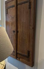 Oud kozijn met luiken India oosters sober sleets, Ophalen