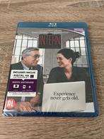 Blu-ray The Intern - NL-Uitgave - NIEUW in Seal, Cd's en Dvd's, Blu-ray, Ophalen of Verzenden, Nieuw in verpakking, Humor en Cabaret