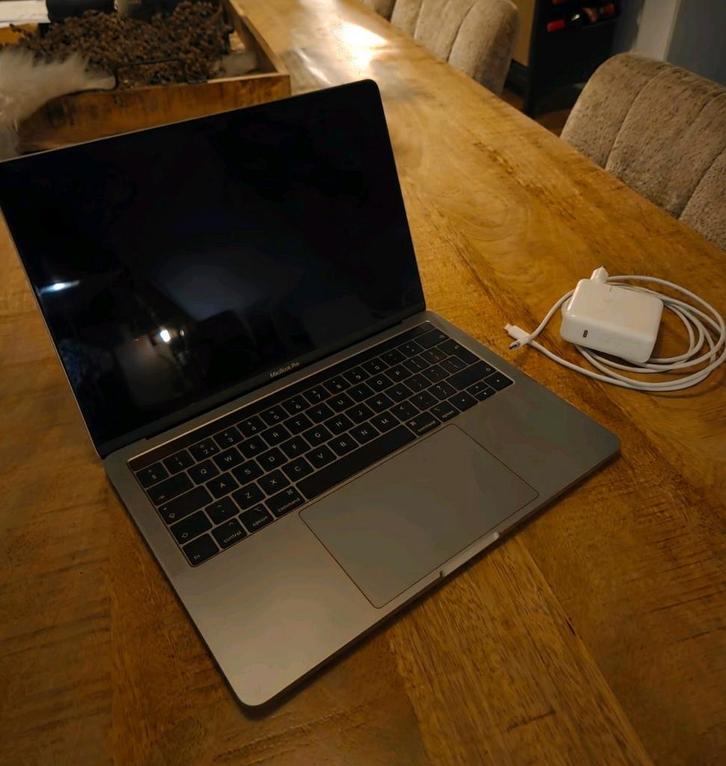 MacBook Pro 13″ (2019) – i5 / 8GB / 256GB SSD – Touch Bar, Computers en Software, Apple Macbooks, Gebruikt, MacBook Pro, 13 inch