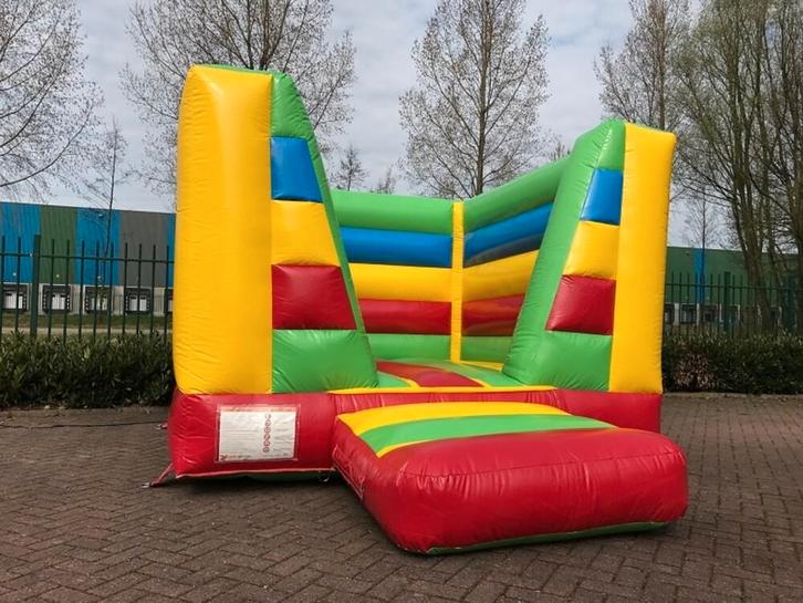 Springkussen met certificaat regenboog te koop nette staat, Hobby en Vrije tijd, Feestartikelen | Verhuur, Zo goed als nieuw, Overige