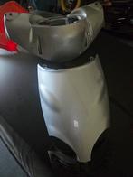 Aprilia sr www, Fietsen en Brommers, Brommeronderdelen | Scooters, Ophalen of Verzenden, Zo goed als nieuw, Kap, Aprilia
