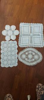 Aantal kanten en gehaakte kleedjes, kraagjes , gordijntjes, Ophalen of Verzenden
