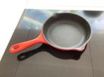 Nomar rode gietijzeren skillet met schenktuit zeer mooi, Ophalen, Zo goed als nieuw, Gietijzer, Koekenpan of Braadpan