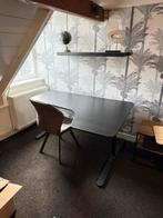 Ikea BEKANT Hoekbureau Zwart + Gratis Stoel, Huis en Inrichting, Bureaus, Ophalen, In hoogte verstelbaar, Gebruikt, Bureau