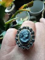 Zeer mooie zilverkleurige ring met soort camee, aanpasbaar, Sieraden, Tassen en Uiterlijk, Ringen, Nieuw, Ophalen of Verzenden