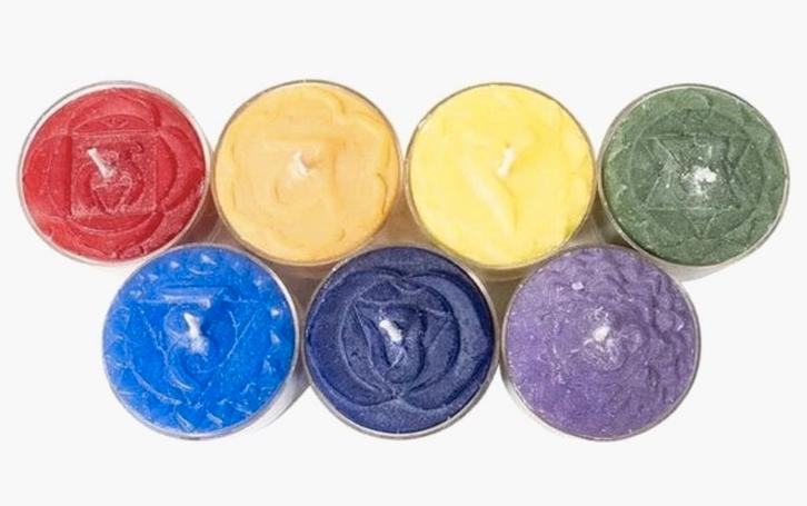 7 Chakra Theelichtjes - Kleurrijk en Sfeervol, Huis en Inrichting, Woonaccessoires | Kandelaars en Kaarsen, Nieuw, Kaars, Minder dan 25 cm