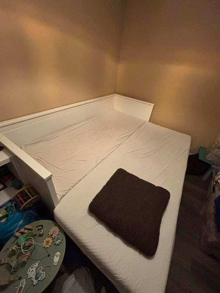 Uitschuifbed 1/2 persoons + matrassen, Huis en Inrichting, Slaapkamer | Bedden, Gebruikt, Eenpersoons, 90 cm, 200 cm, Hout, Wit