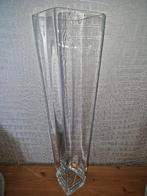 Een mooie en ook een aparte grote vaas van mooi dik glas, Overige kleuren, 50 tot 75 cm, Ophalen of Verzenden, Glas