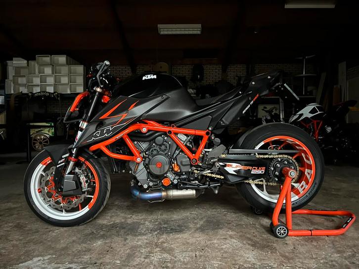 KTM superduke 1290R super duke bomvol akrapovic carbon, Motoren, Tuning en Styling, Ophalen