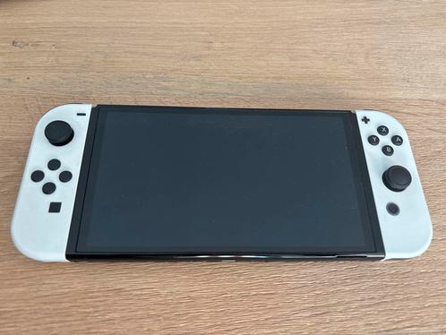 Nintendo Switch OLED (inclusief veel extra accessoires), Spelcomputers en Games, Games | Nintendo Switch, Zo goed als nieuw, Overige genres