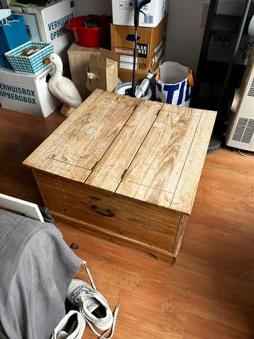 Oude Houten ‘salontafel’ GRATIS