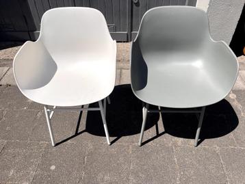 kuipstoel design kleur wit en lichtgroen- Gratis ophalen