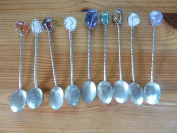 Theelepeltjes - 9 stuks met steentjes bovenin beschikbaar voor biedingen
