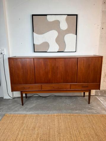 Sale: Danish Teak Sideboard with Bar Section and Drawers beschikbaar voor biedingen