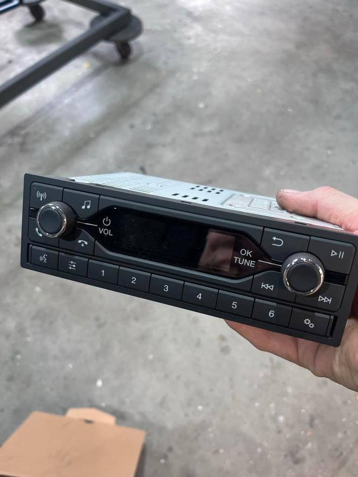 Ford Transit Autoradio V363MCA KK3T-18D815-DK, Auto diversen, Autoradio's, Zo goed als nieuw, Ophalen of Verzenden