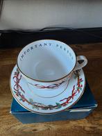 Royal Doulton Holly Ribbons Kop en Schotel, Antiek en Kunst, Antiek | Servies los, Ophalen of Verzenden