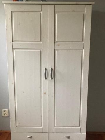 Kledingkast wit hout  beschikbaar voor biedingen