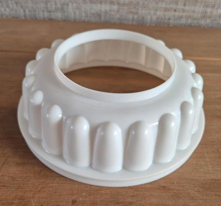 Tupperware puddingvorm 15677-6 Ø 16cm Wit, Huis en Inrichting, Keuken | Tupperware, Zo goed als nieuw, Overige typen, Wit, Ophalen of Verzenden