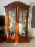 Vitrinekast 2-deurs rondom glas, Ophalen, Gebruikt, 100 tot 150 cm, Noten / glas