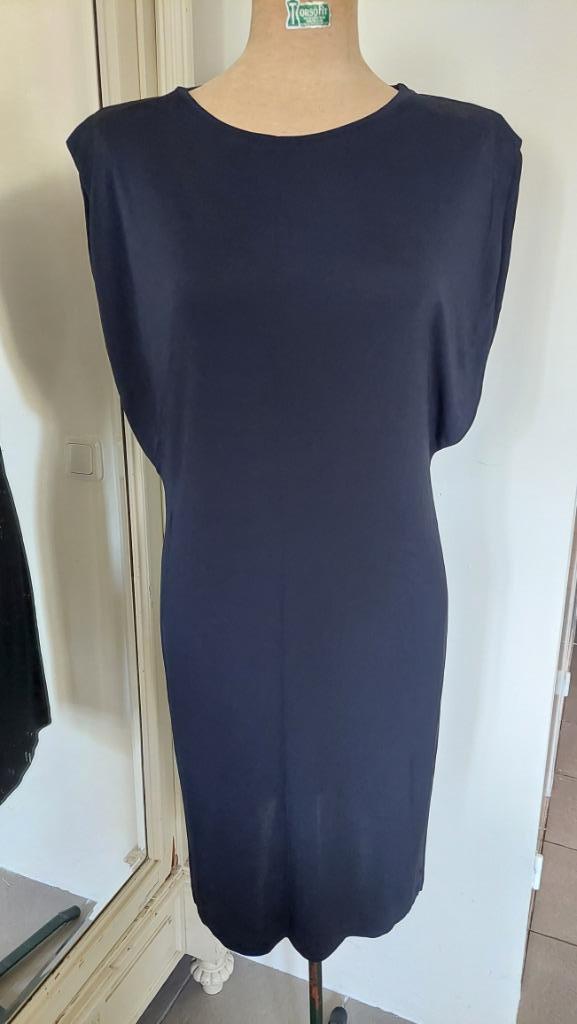 Zwart jurkje Marc Cain L, Kleding | Dames, Jurken, Zo goed als nieuw, Maat 42/44 (L), Zwart, Knielengte, Ophalen of Verzenden