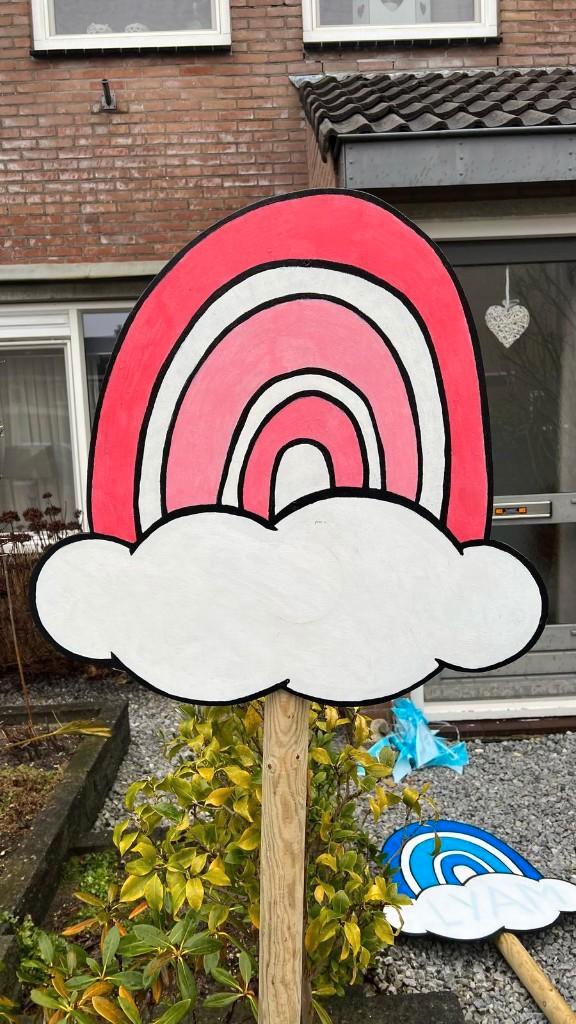 Roze Geboortebord Regenboog te huur - Kraambord - €10 pw., Hobby en Vrije tijd, Feestartikelen | Verhuur, Zo goed als nieuw, Geboorte of Huwelijk