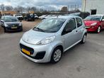 Peugeot 107 1.0 12V 5DR 2012 Grijs Airco Elek pakket, Voorwielaandrijving, Stof, Elektrische ramen, Zwart