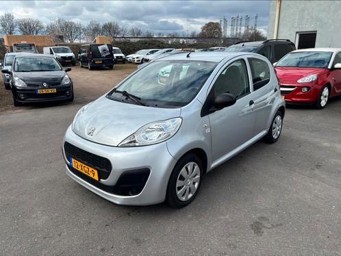 Peugeot 107 1.0 12V 5DR 2012 Grijs Airco Elek pakket, Auto's, Peugeot, Bedrijf, ABS, Airbags, Airconditioning, Boordcomputer, Centrale vergrendeling