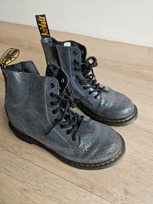 Dr Martens maat 35, Kinderen en Baby's, Kinderkleding | Schoenen en Sokken, Zo goed als nieuw, Schoenen, Ophalen of Verzenden