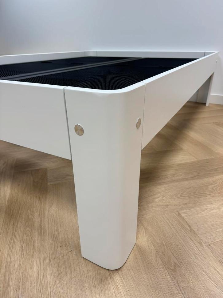 Showroommodel: Auping Auronde 140x200 Pure White (-50%!), Huis en Inrichting, Slaapkamer | Bedden, Zo goed als nieuw, Tweepersoons