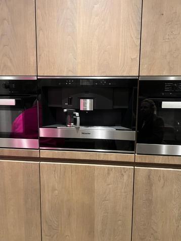 Miele CVA6431 CLST Nespresso inbouw + Miele EGW 6210 CLST  beschikbaar voor biedingen