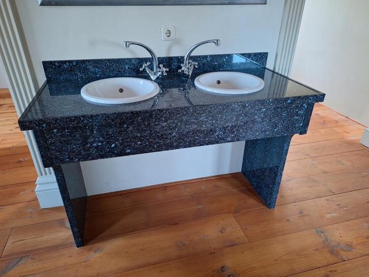 Granieten badkamermeubel 140 x 60 x 92, Huis en Inrichting, Badkamer | Badkamermeubels, Zo goed als nieuw, Wasbak of Wastafel