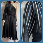 B14. Vintage one shoulder feestjurk mt 34, Verzenden, Zwart, Vintage kleertjes, Vintage