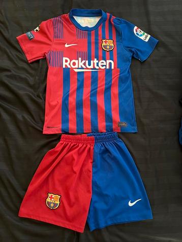 Prachtig FC Barcelona tenue maat 140 Nike shirt en broek beschikbaar voor biedingen