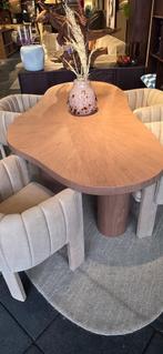 Organische Eettafel Walnoot Licht bruin - Showmodel!, Bornsestraat 31, 200 cm of meer, Zo goed als nieuw, Overige vormen