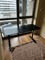 IKEA Bureau - zwart, Huis en Inrichting, Bureaus, Ophalen, In hoogte verstelbaar, Zo goed als nieuw, Bureau