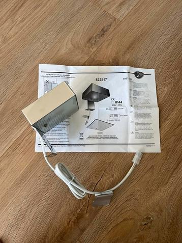 Lamp badkamerkast beschikbaar voor biedingen