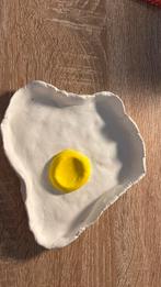 Leuk schaaltje in vorm van een gebakken ei, Antiek en Kunst, Antiek | Keramiek en Aardewerk, Ophalen