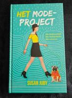 Susan Juby - Het modeproject, Susan Juby, Ophalen of Verzenden, Zo goed als nieuw, Fictie