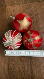 3 goud/rode kerstballen, Diversen, Kerst, Ophalen of Verzenden, Zo goed als nieuw