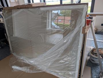Glazen douchewand 130 cm. beschikbaar voor biedingen