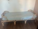 Heel mooi rotan bed, Kinderen en Baby's, Ophalen, 85 tot 100 cm, Zo goed als nieuw, Matras