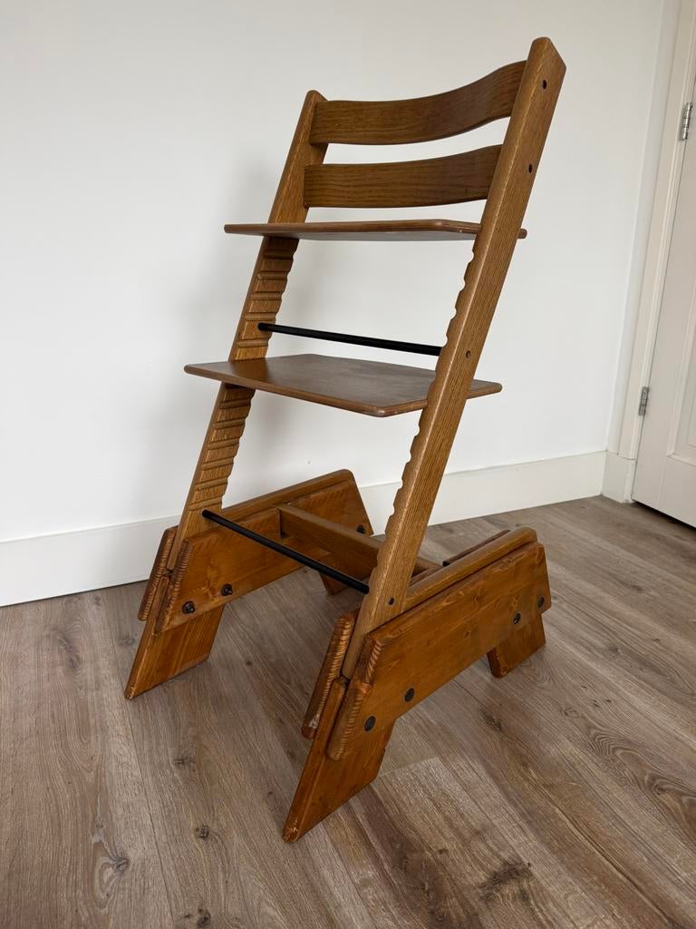 Tripp Trapp Stoelverhoger Oak Brown Jack-Up stoel verhoger, Kinderen en Baby's, Kinderstoelen, Ophalen, Zo goed als nieuw, Meegroeistoel
