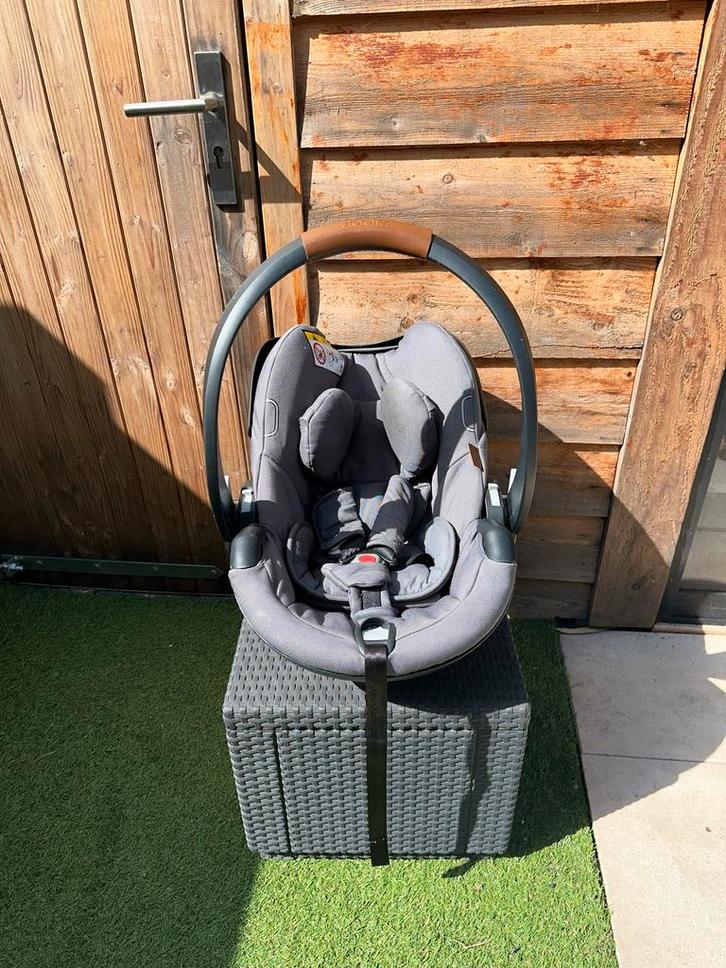 Joolz BeSafe Izi Go Modular Autostoel + Adapters, Kinderen en Baby's, Autostoeltjes, Zo goed als nieuw, Overige merken, 0 t/m 13 kg