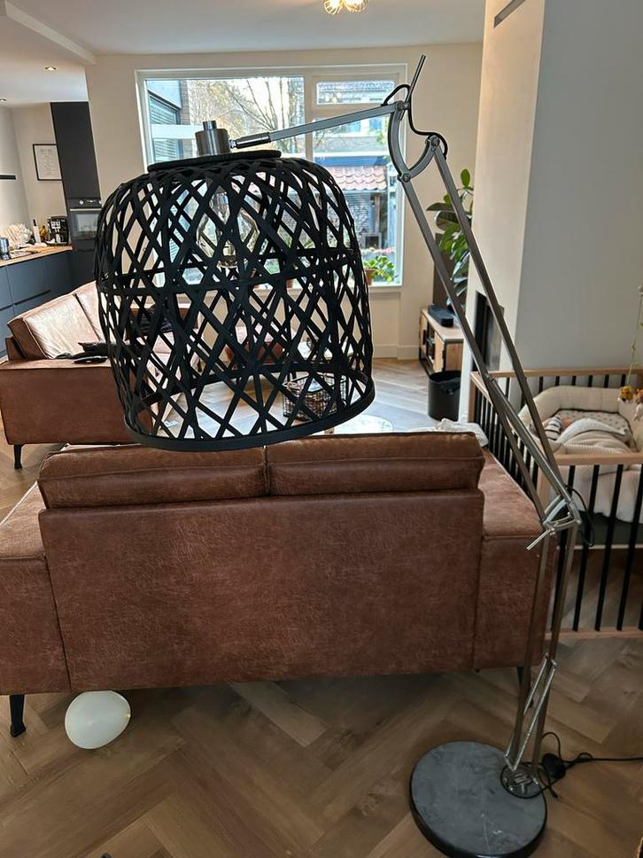 Stijlvolle Staande Lamp - 160cm, Huis en Inrichting, Lampen | Vloerlampen, Zo goed als nieuw, 150 tot 200 cm, Metaal, Ophalen