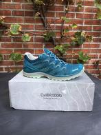 Lowa Wandelschoenen 42 Maddox dames in perfecte staat ., Kleding | Dames, Ophalen of Verzenden, Zo goed als nieuw, Blauw, Wandelschoenen