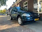 Mercedes-Benz M-Klasse 3.2 Ml320 4MATIC AUT 2001 Zwart, Auto's, Automaat, Zwart, Blauw, 2020 kg