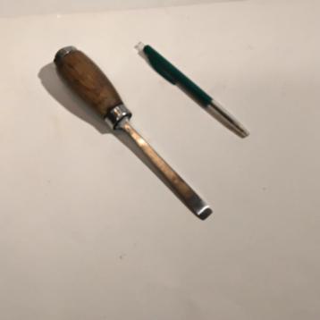 Mooie kleine hakbeitel, beitel 12mm beschikbaar voor biedingen