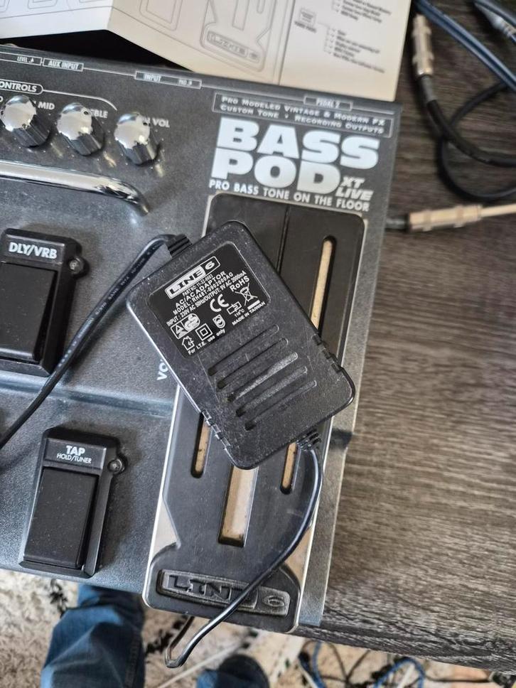 Line 6 Bass Pod XT Live - Multi-effect processor, Muziek en Instrumenten, Effecten, Gebruikt, Multi-effect, Ophalen of Verzenden