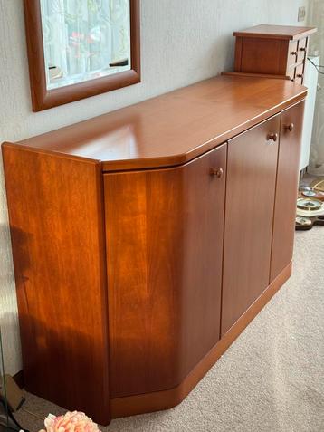 Hülstra vintage dessoir kast beschikbaar voor biedingen