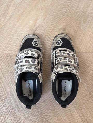 Brabo Hockeyschoenen Maat 31 beschikbaar voor biedingen